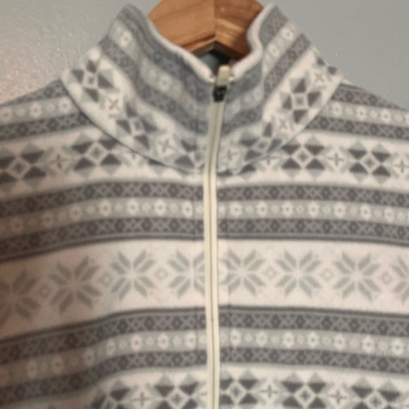 Land’s End Half Zip Fleece Snowflake Pullover Size Medium - Picture 2 of 6